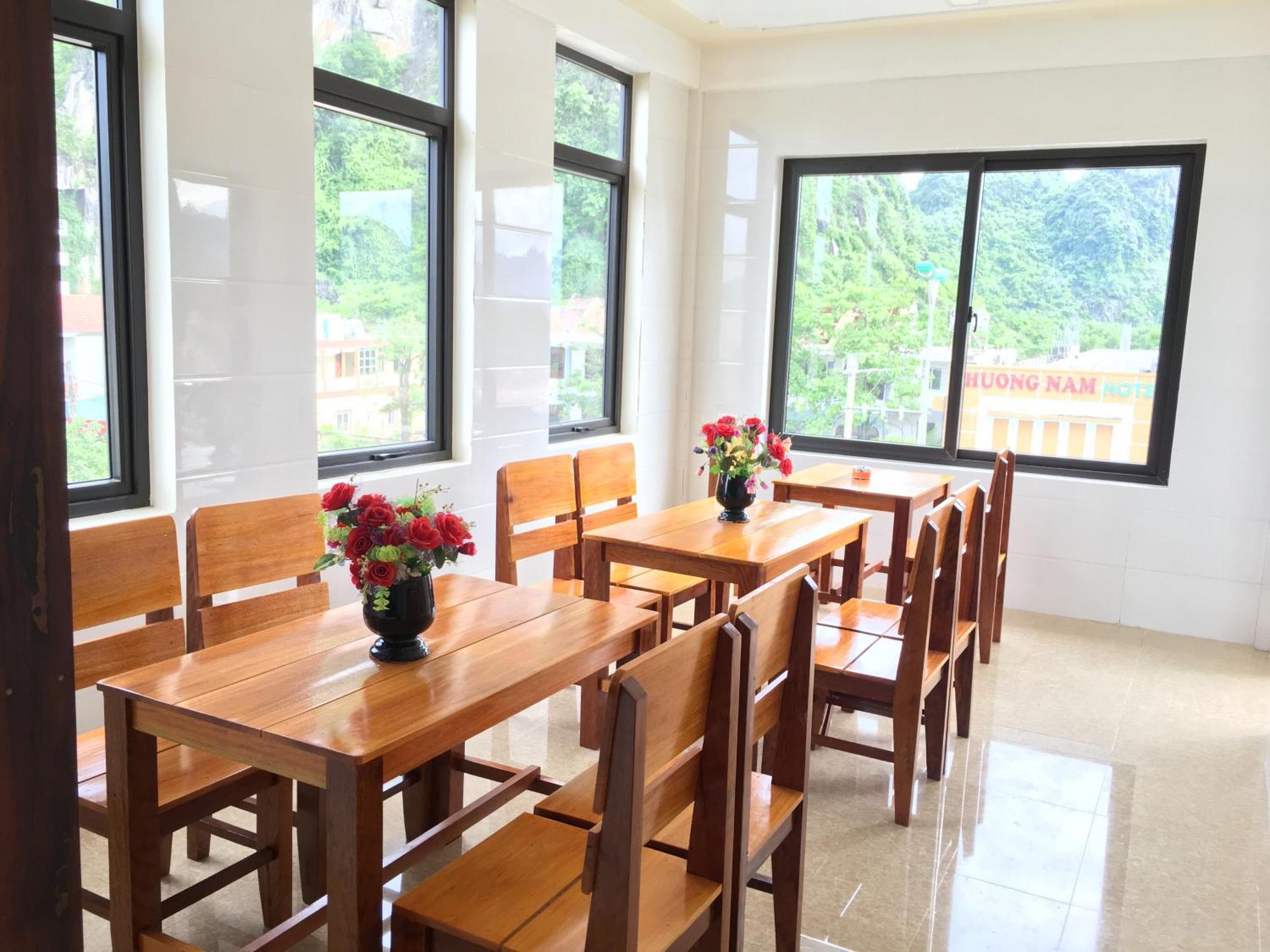 Sky Hotel Phong Nha Exterior photo