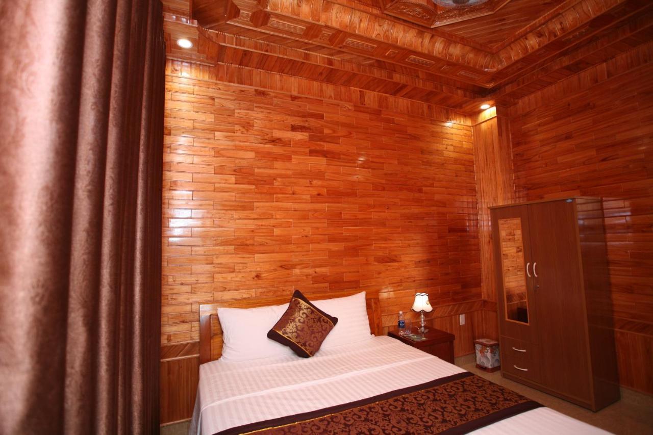 Sky Hotel Phong Nha Exterior photo